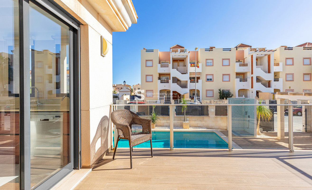 Resale - Villa - Orihuela Costa - La Zenia