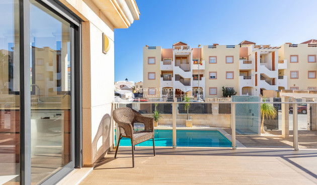 Resale - Villa - Orihuela Costa - La Zenia