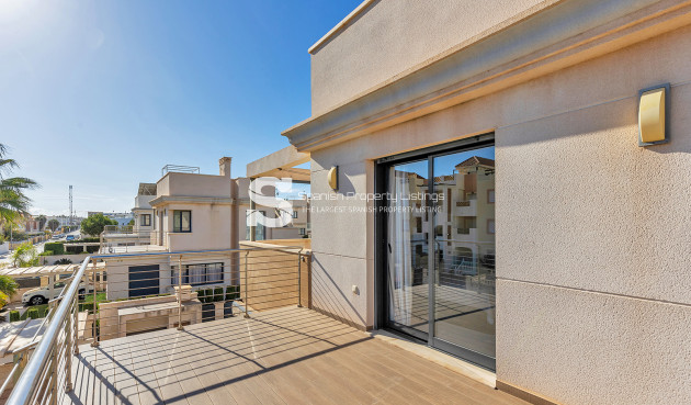 Resale - Villa - Orihuela Costa - La Zenia