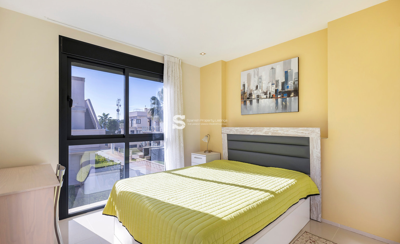 Resale - Villa - Orihuela Costa - La Zenia