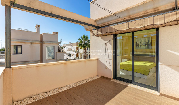 Resale - Villa - Orihuela Costa - La Zenia
