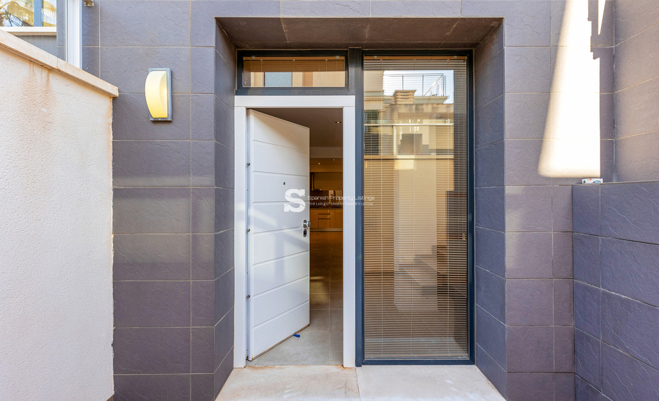 Resale - Villa - Orihuela Costa - La Zenia