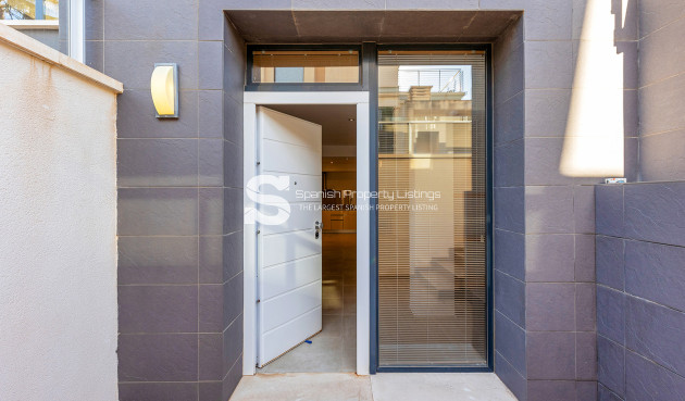 Resale - Villa - Orihuela Costa - La Zenia