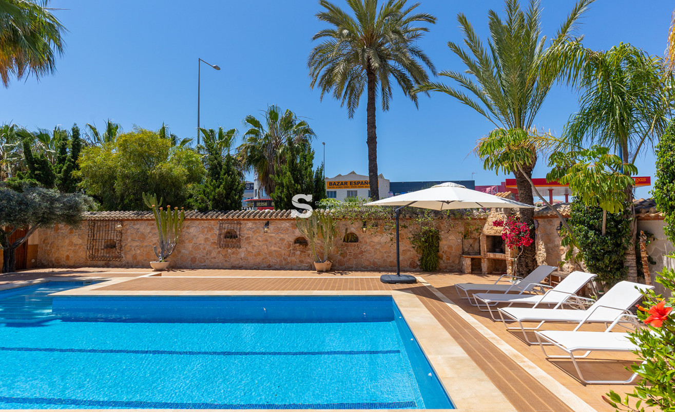 Resale - Villa - Orihuela Costa - Punta Prima