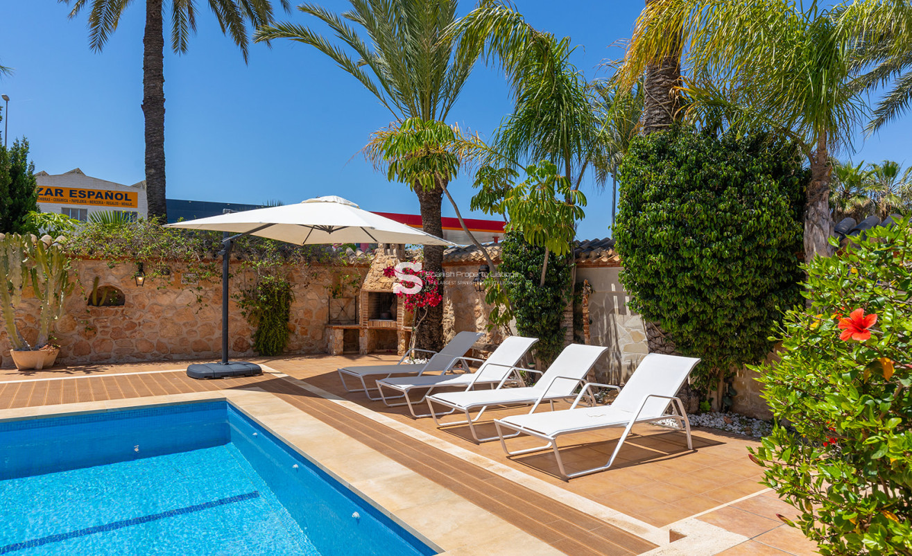 Resale - Villa - Orihuela Costa - Punta Prima