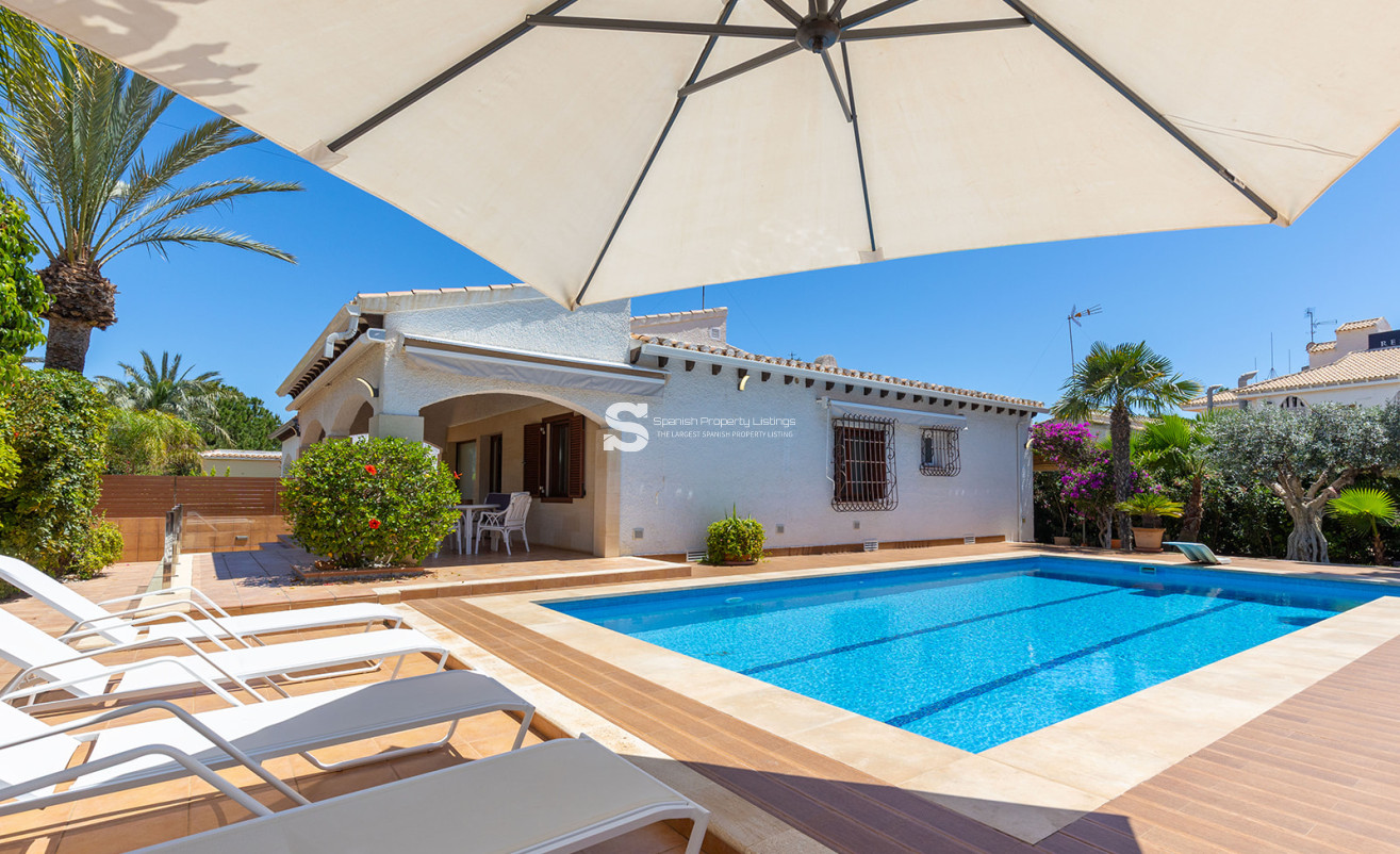 Resale - Villa - Orihuela Costa - Punta Prima