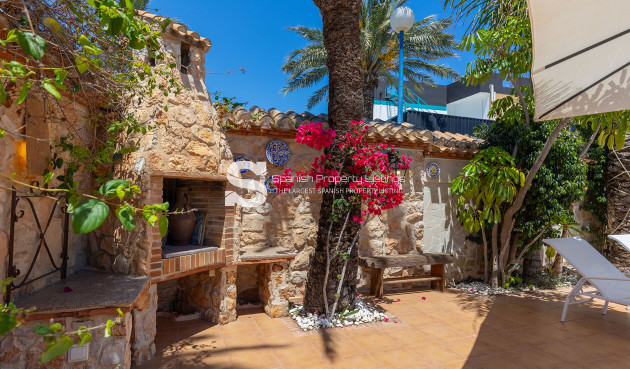 Resale - Villa - Orihuela Costa - Punta Prima