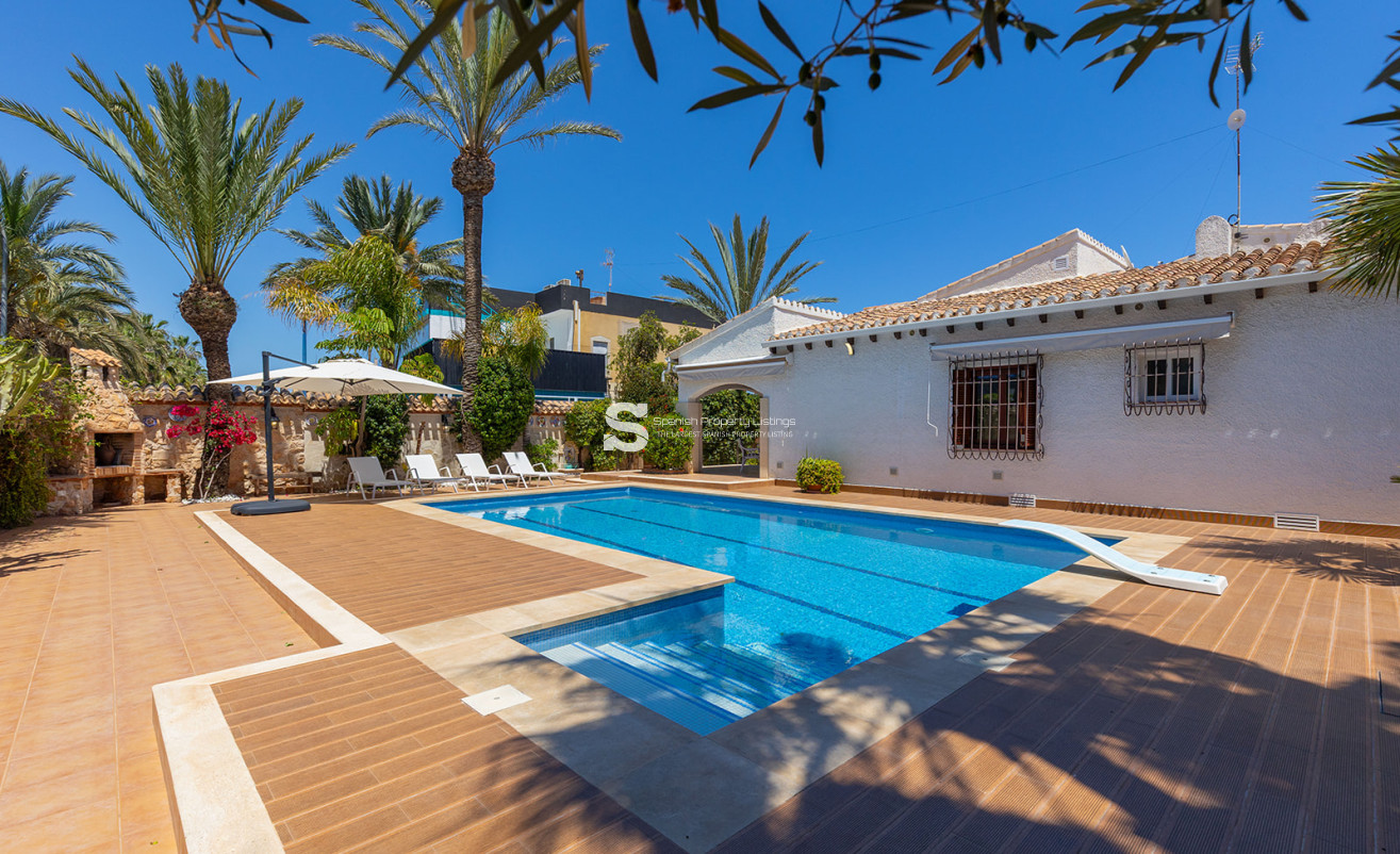 Resale - Villa - Orihuela Costa - Punta Prima