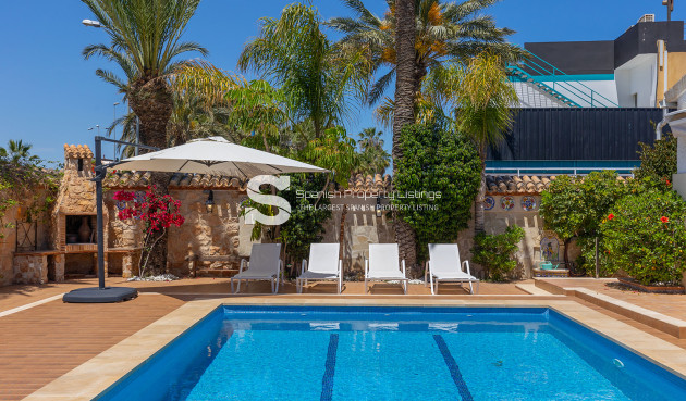 Resale - Villa - Orihuela Costa - Punta Prima