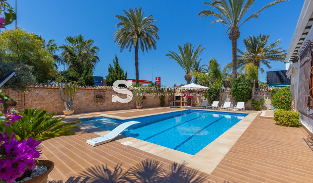 Resale - Villa - Orihuela Costa - Punta Prima