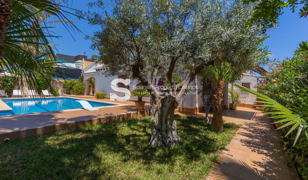 Resale - Villa - Orihuela Costa - Punta Prima