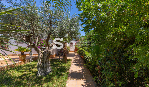 Resale - Villa - Orihuela Costa - Punta Prima