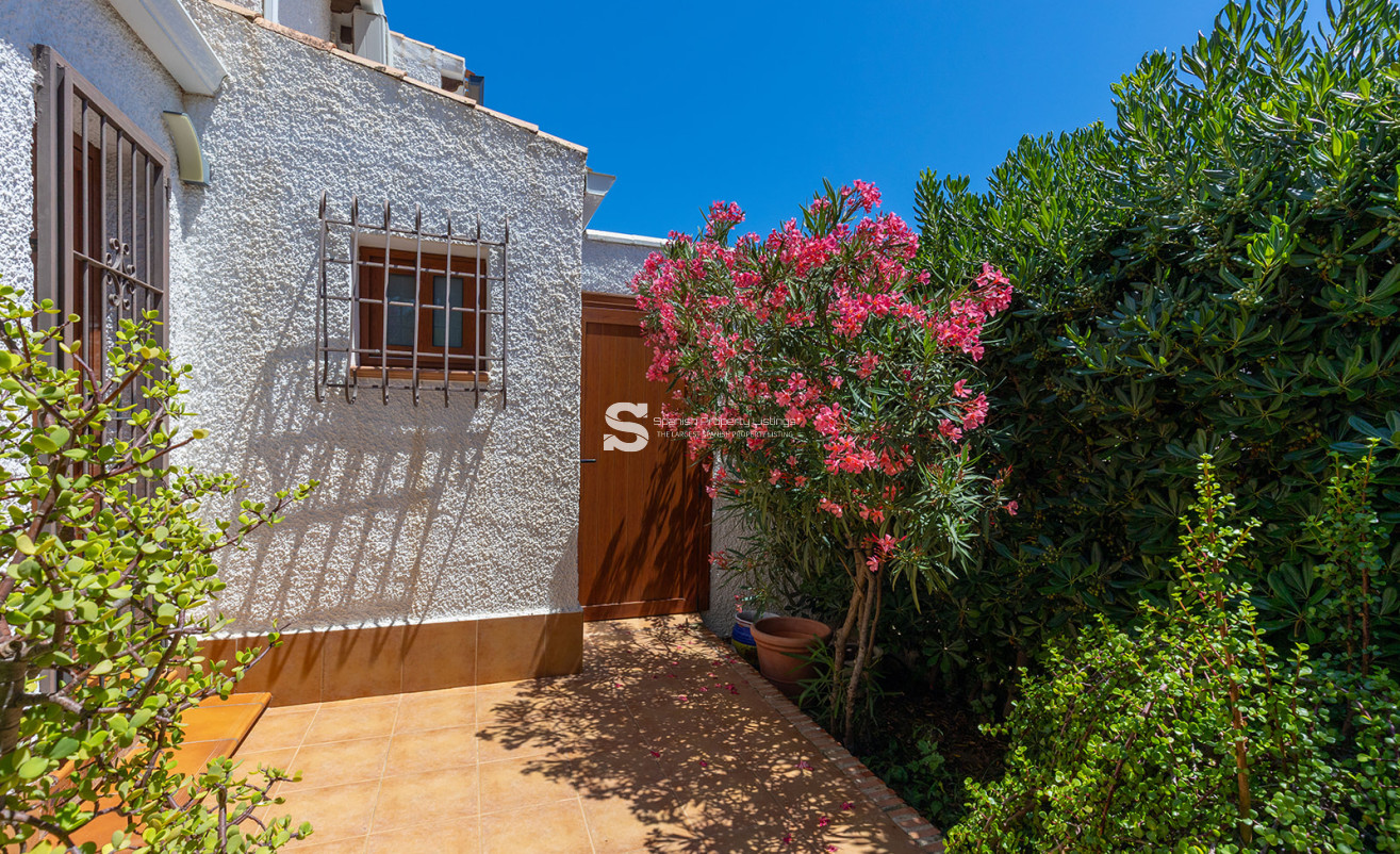 Resale - Villa - Orihuela Costa - Punta Prima