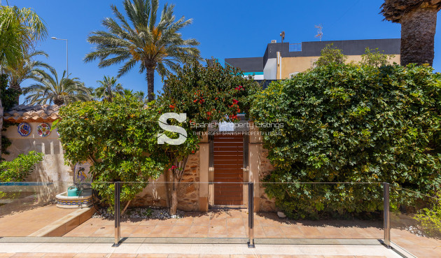 Resale - Villa - Orihuela Costa - Punta Prima