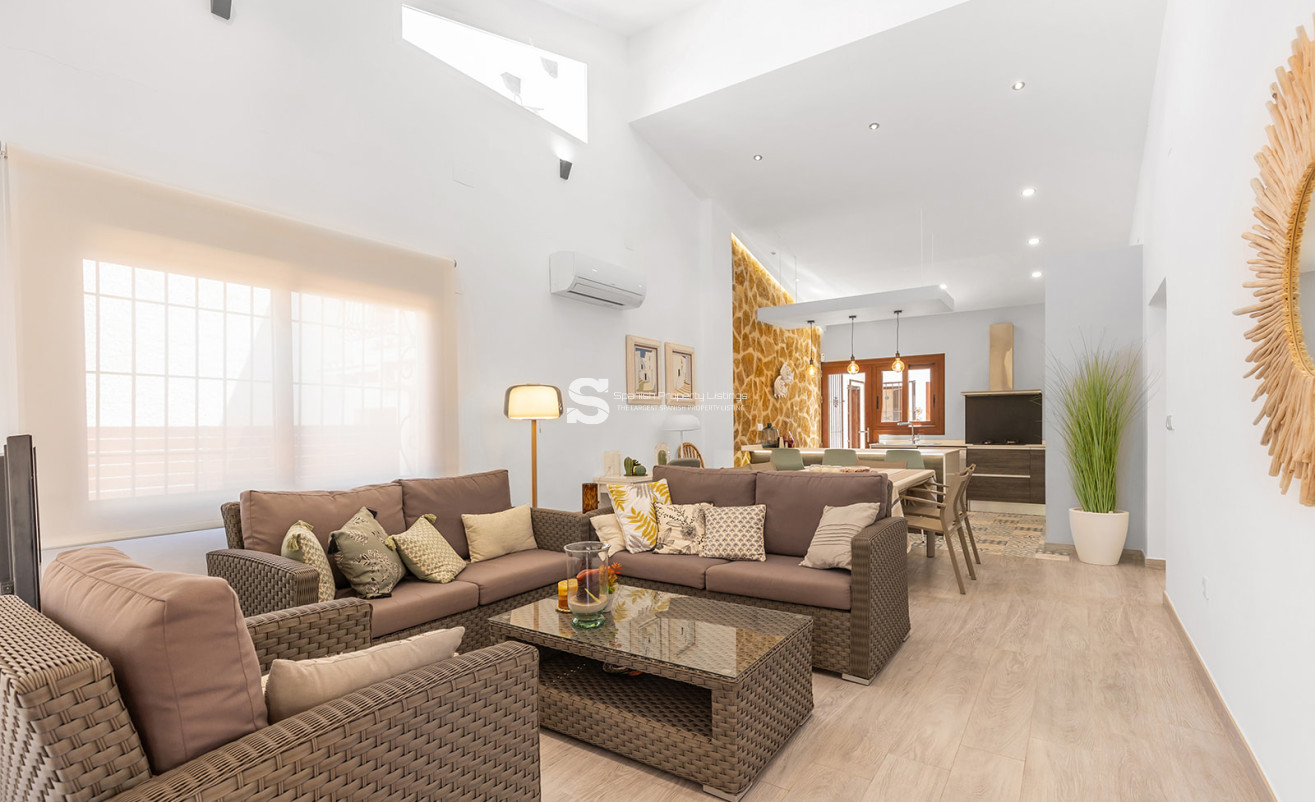 Resale - Villa - Orihuela Costa - Punta Prima