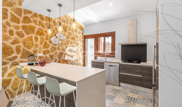 Resale - Villa - Orihuela Costa - Punta Prima