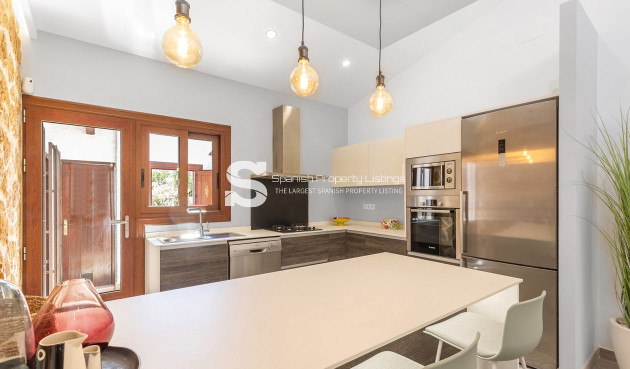 Resale - Villa - Orihuela Costa - Punta Prima