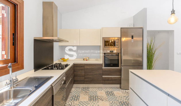 Resale - Villa - Orihuela Costa - Punta Prima