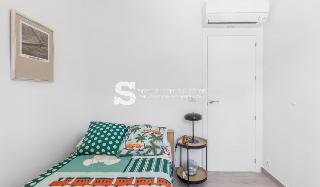 Resale - Villa - Orihuela Costa - Punta Prima