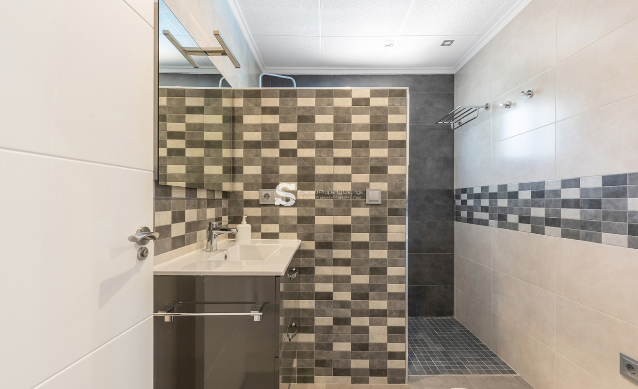 Resale - Villa - Orihuela Costa - Punta Prima