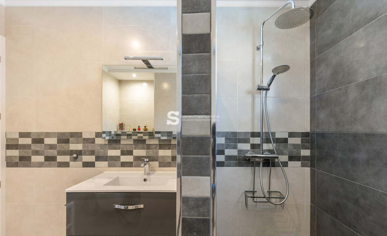 Resale - Villa - Orihuela Costa - Punta Prima