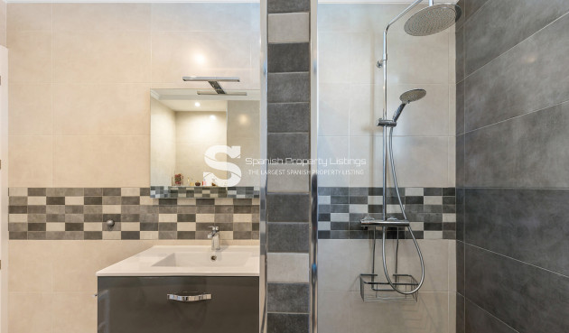 Resale - Villa - Orihuela Costa - Punta Prima