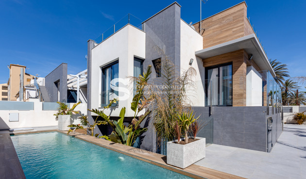 Obra nueva - detached - La Mata