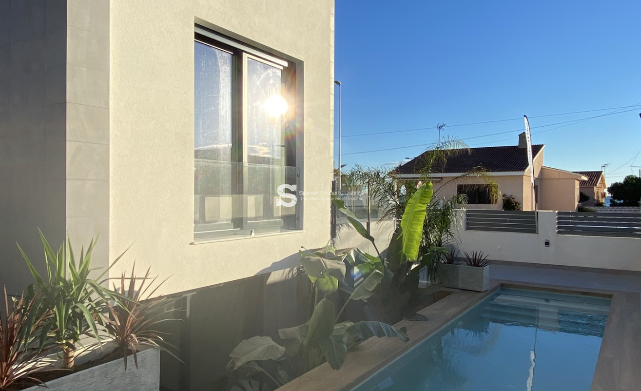 Obra nueva - detached - La Mata