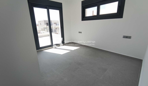 Obra nueva - detached - Daya Nueva