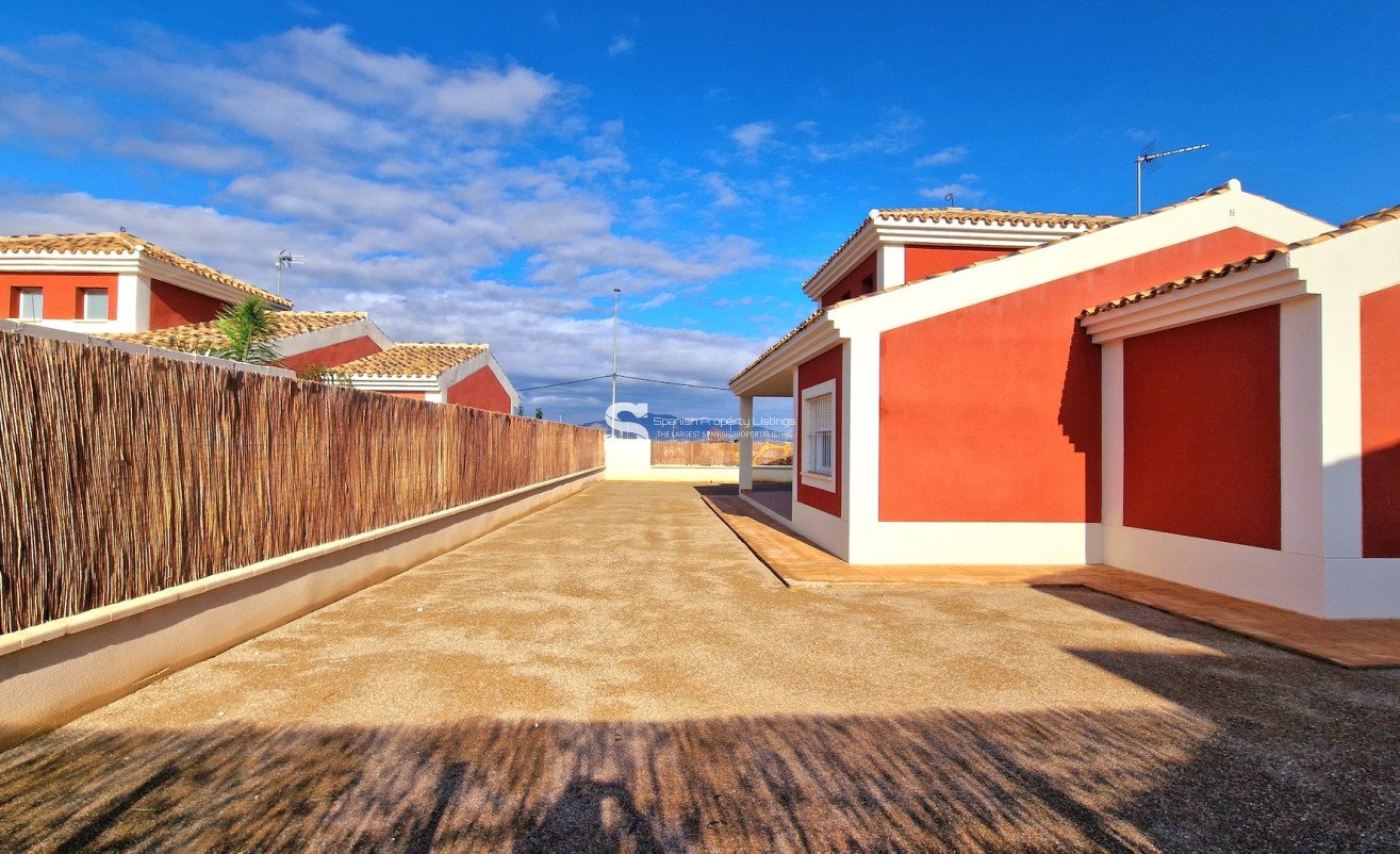 New Build - detached - Purias